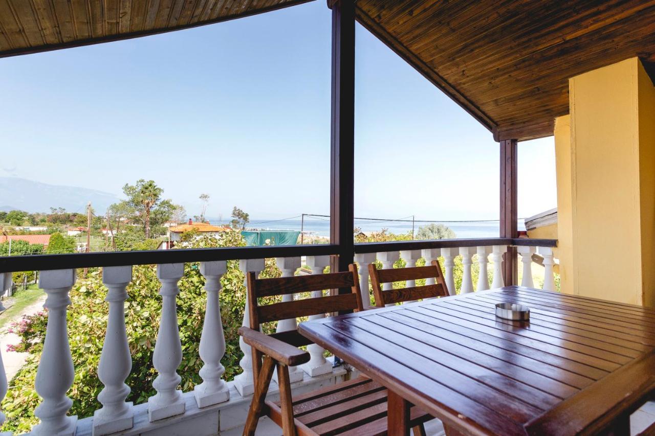 Villa Yianna Apartments Hotel Néa Meságkala Exteriör bild