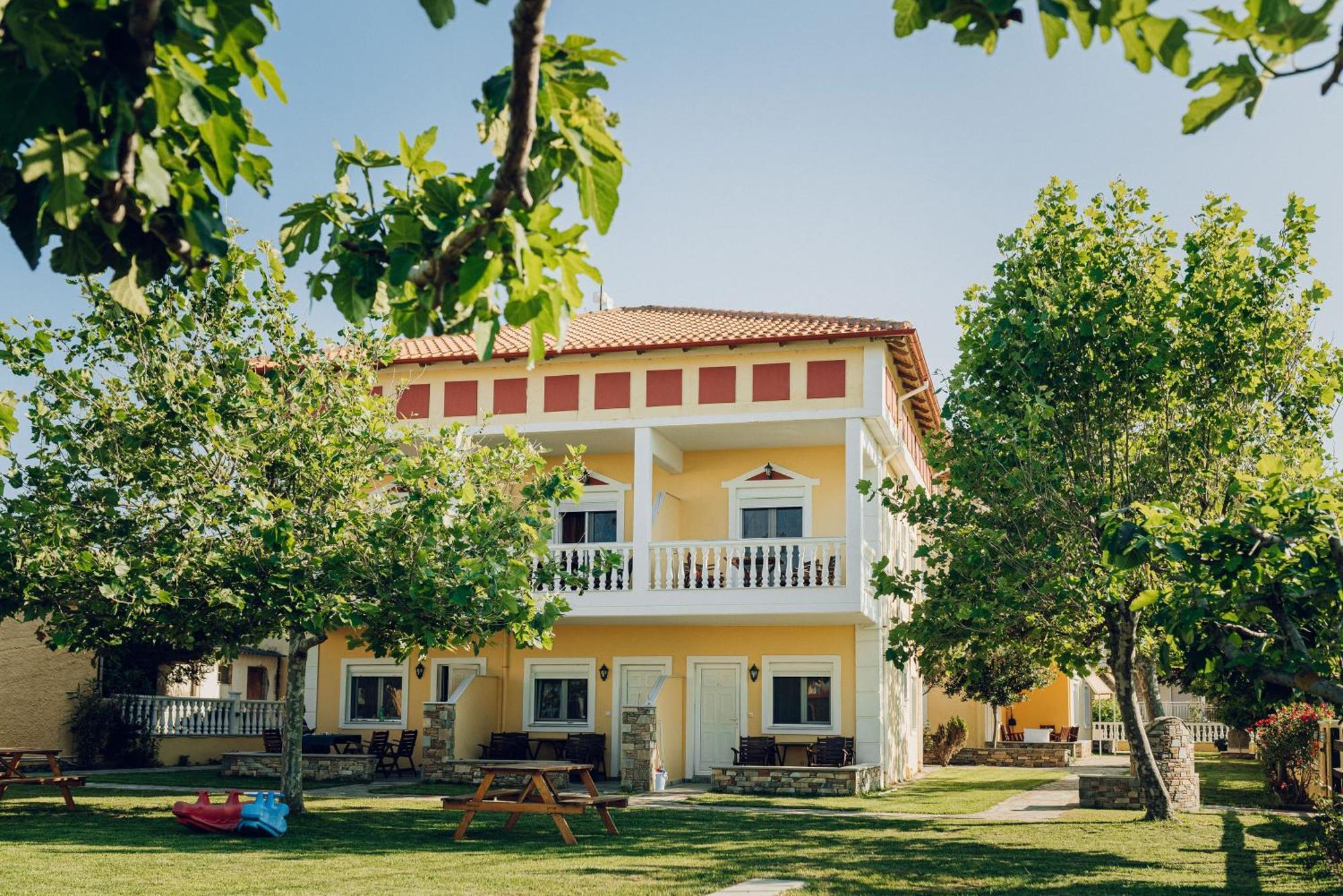 Villa Yianna Apartments Hotel Néa Meságkala Exteriör bild
